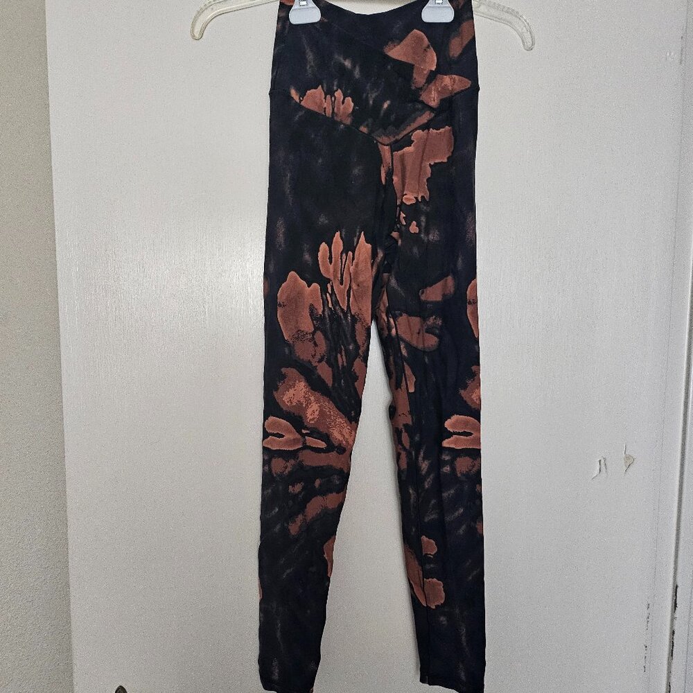 AE crossover leggings